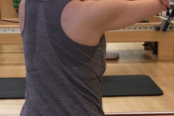 産後の腰痛を改善し、将来のために正しい姿勢を身に付けたい