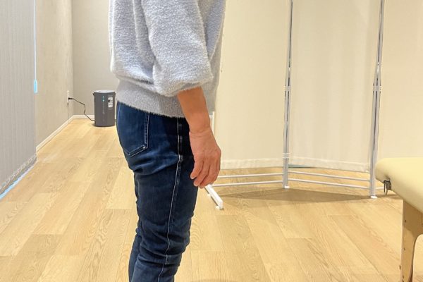 右ももの痺れと、たまに起こる歩くときに足に力が入らなくなり引きずりながらでしか歩けなくなるのを何とかしたい！